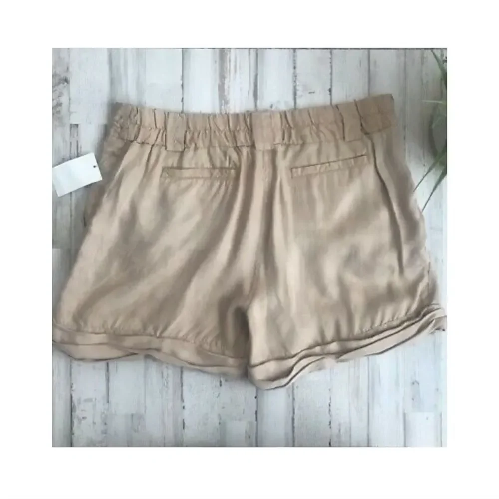 ✨ Trouve High Waisted Khaki Shorts✨